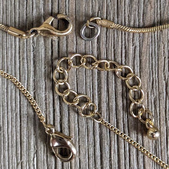 🌟 3/$15 🌟 Gold Tone Dainty Chain Necklaces Set of 2 - Picture 14 of 14